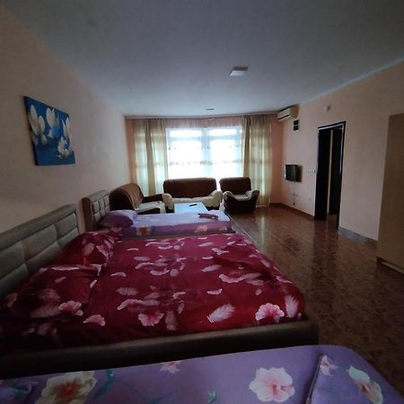 Grandino Rooms & Apartments อุลซิน ภายนอก รูปภาพ