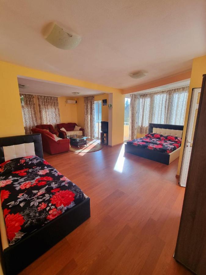 Grandino Rooms & Apartments อุลซิน ภายนอก รูปภาพ